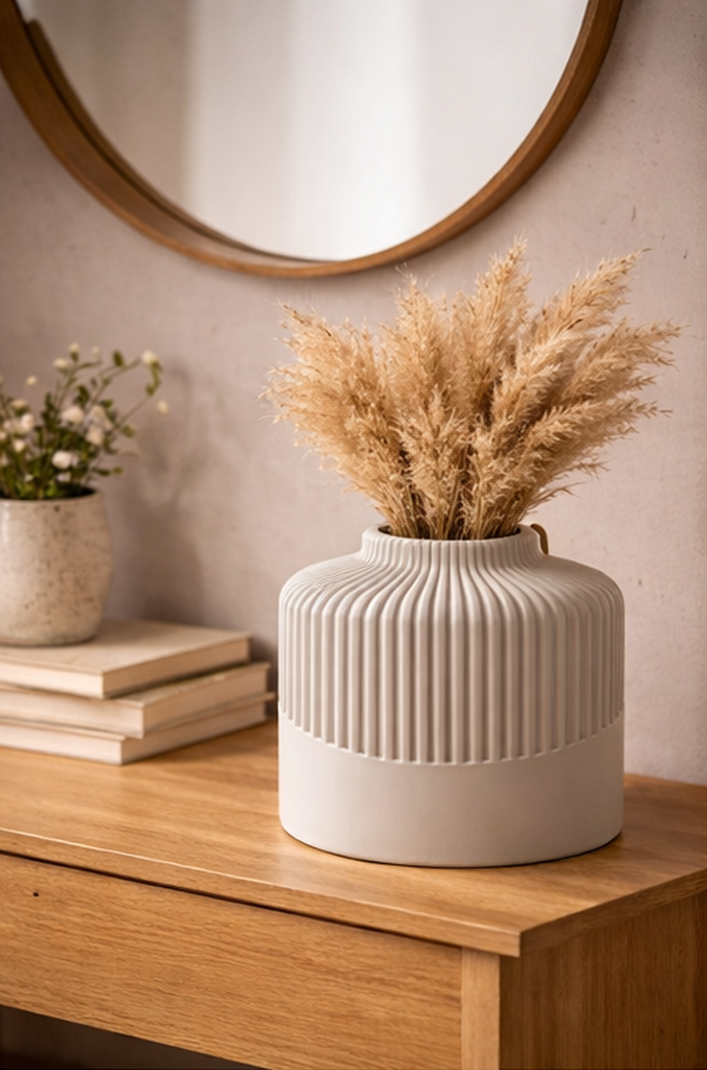 Kanso Wave Vase – Japandi Ribbed Minimalist Decor